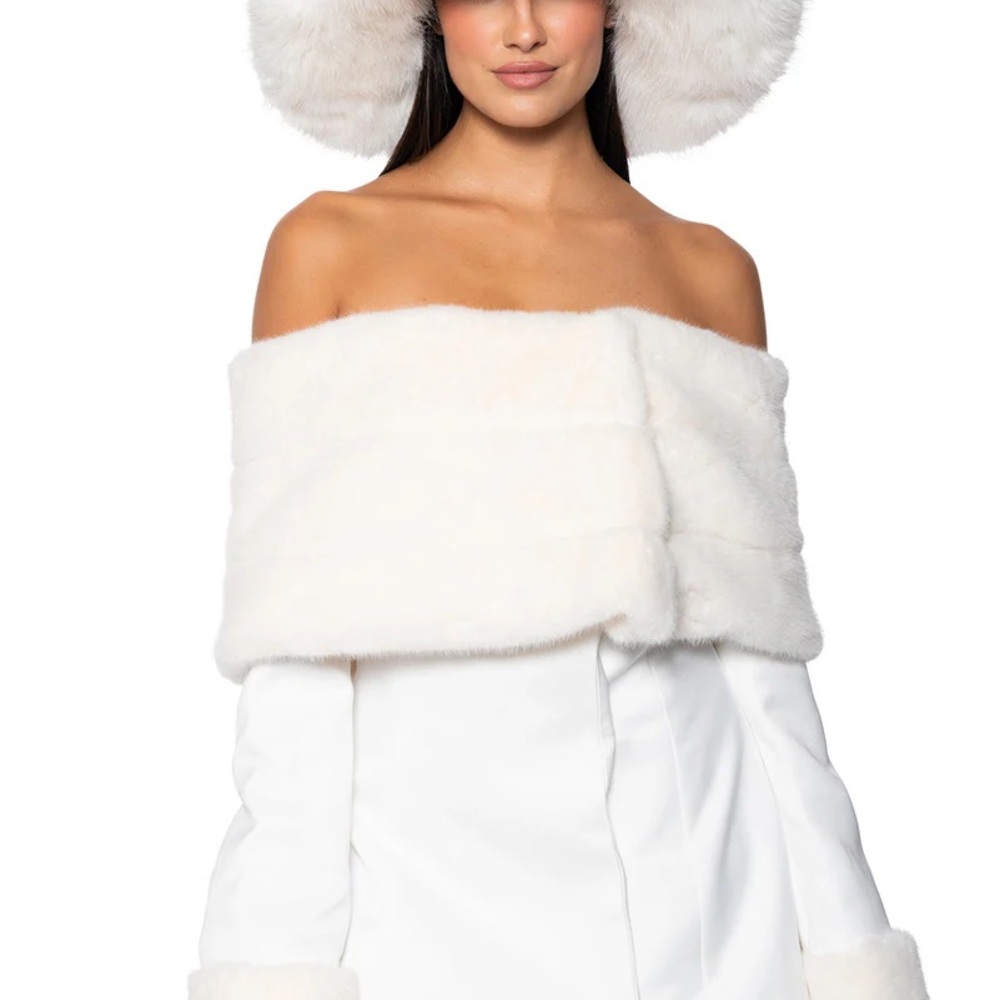 Elegant White Faux Fur Shawl and Hat Set